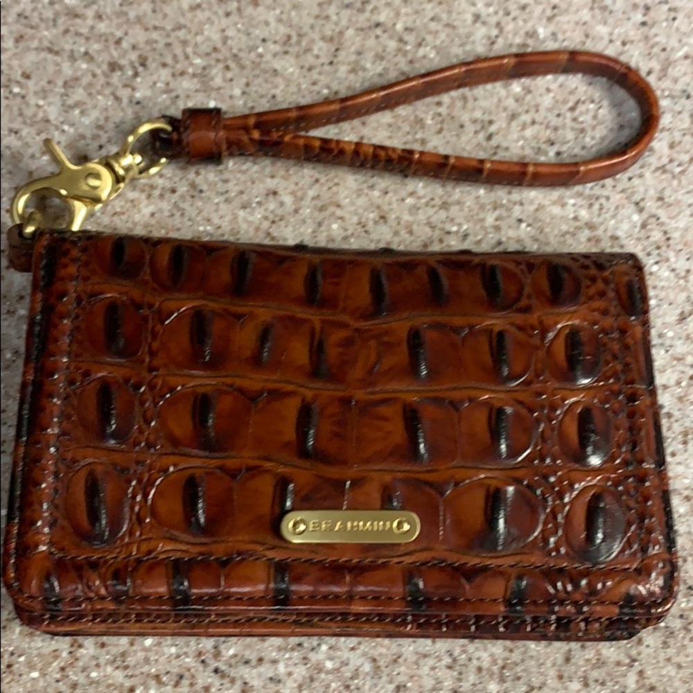 Brahmin wristlet